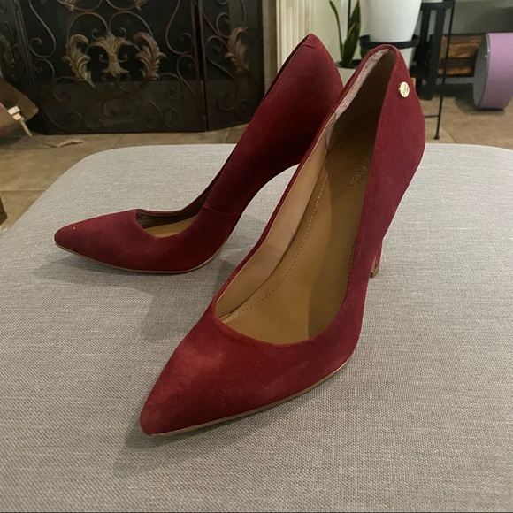 Calvin Klein red suede pumps - Picture 3 of 5